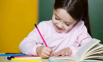 Как научить писать маленького ребенка?