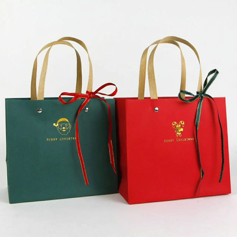 Подарунковий пакет S Новорічний з крафтовою ручкою 82024S Подарунковий пакет S Новорічний з крафтовою ручкою 82024S