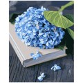 Картина за номерами ПРЕМІУМ Блакитна гортензія з лаком та з рівнем розміром 40х50 см DY406 Strateg
