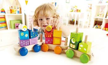 10 іграшок Монтессорі для немовлят та дітей